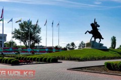 Tiraspol-General-Suroev-statue-7-23